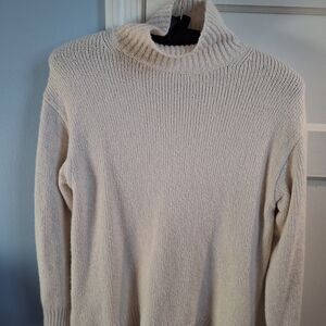 Uniqlo Womens Turtleneck Sweater - Cream